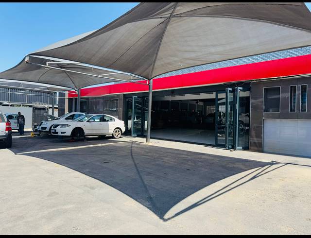 4,202M² BUSINESS CENTRE FOR SALE IN MAYVILLE